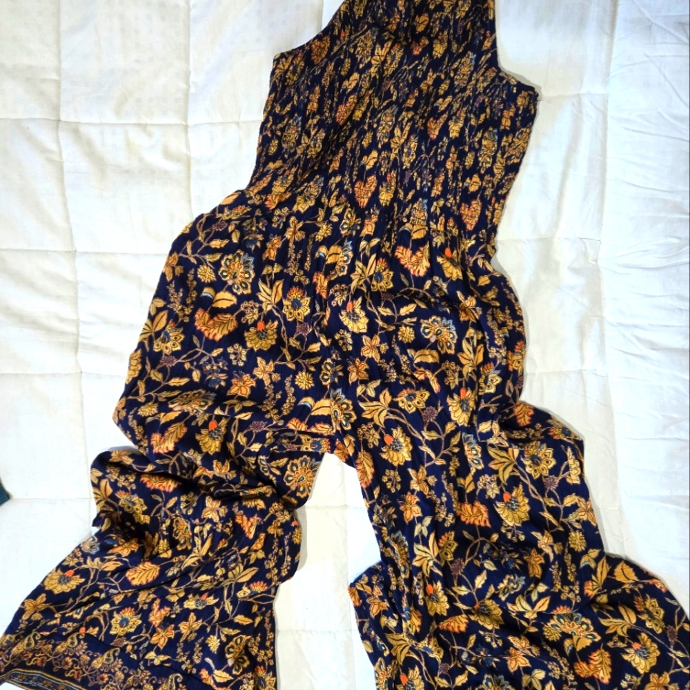 Adorable  print jumper, size medium